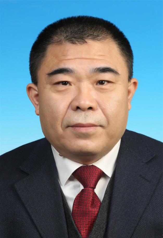 王均伟 中央党史和文献研究院学术和编审委员会主任(副部长级)
王均伟,中央党史和文献研究院学术和编审委员会主任(副部长级),研究员。全国宣传文化系统文化名家暨“四个一批”人才,国家“万人计划”哲学社会科学领军人才,享受国务院政府特殊津贴专家。
长期从事党的文献编辑和研究工作。近年来主要从事中国共产党的奋斗历史、执政理念和治国理政思想的宣介工作。编辑审核《建国以来周恩来文稿》《建国以来刘少奇文稿》等党和国家重要文献,担任《百炼成钢:中国共产党的100年》《我们走在大路上》等多部电视纪录片的总撰稿,近年来在中央级报刊发表文章40余篇。