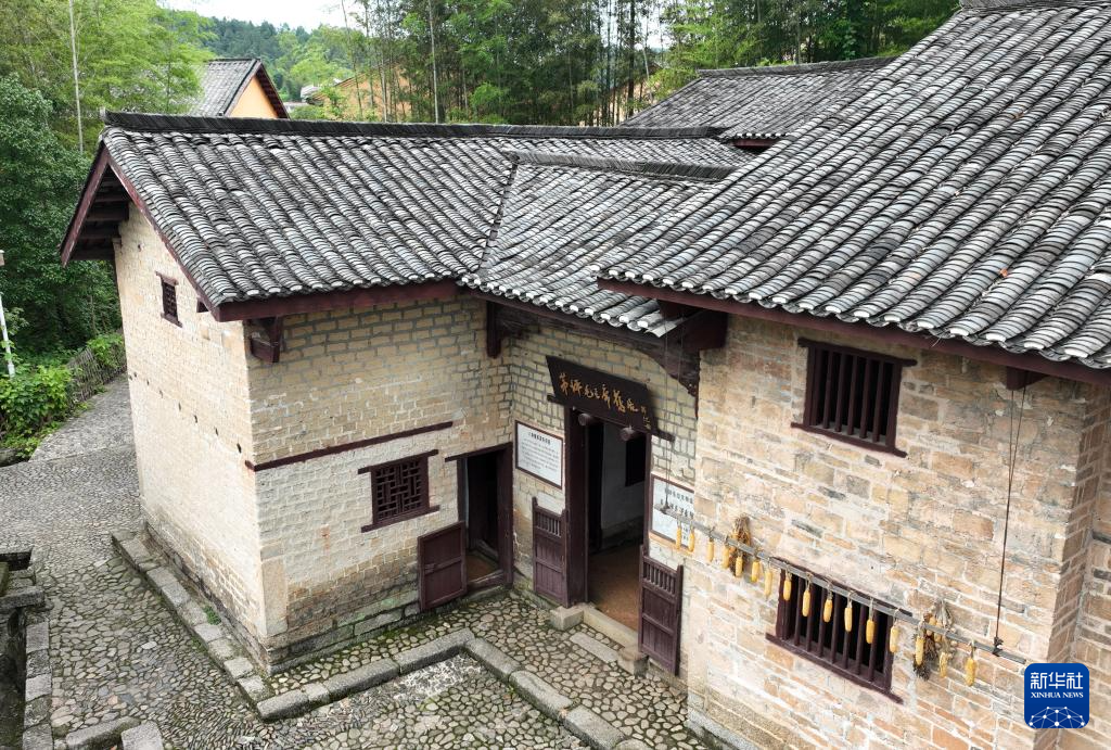 这是井冈山茅坪八角楼毛泽东旧居(2023年6月28日摄,无人机照片)。新华社记者 万象 摄